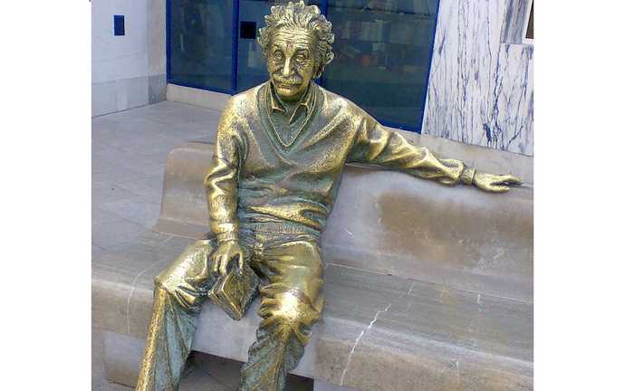 Estatua de Einstein en Granada